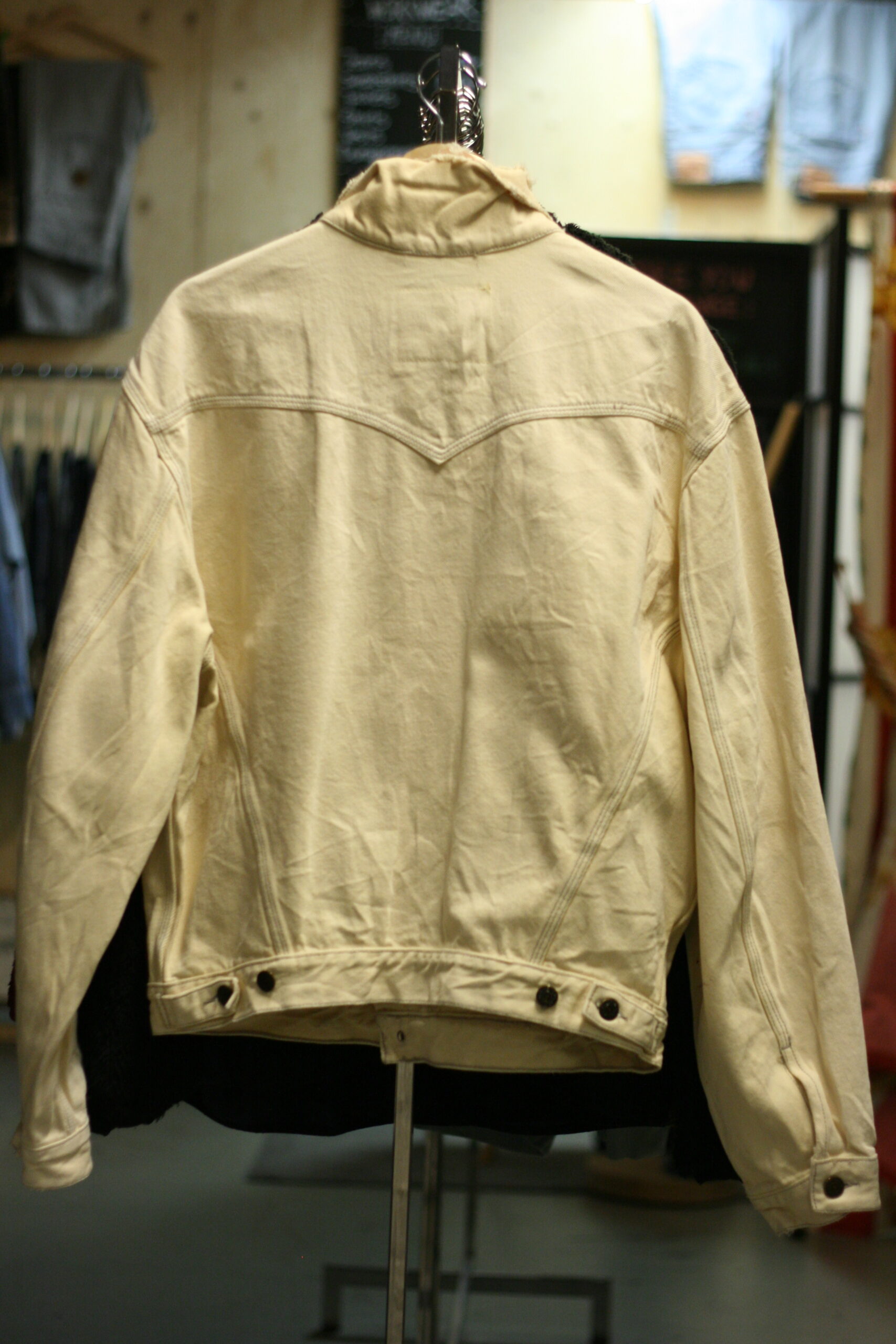 Levi's white denim jacket, used workwear size L (Male) | Phoenix & Friends